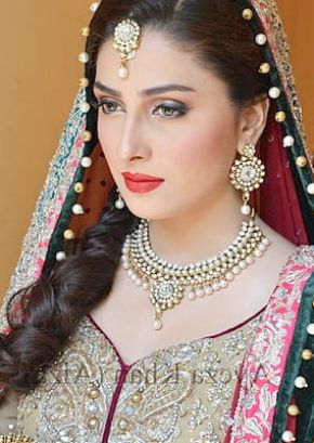 Ayeza Khan