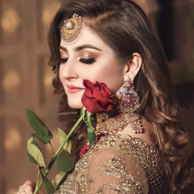 Hiba Bukhari Pakistani Drama artist