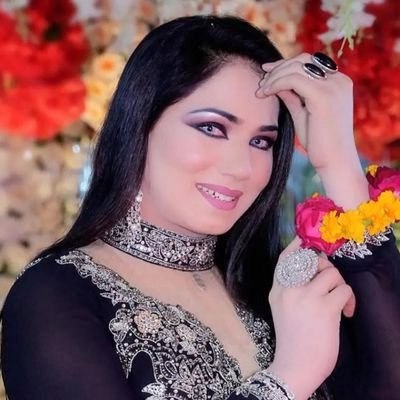 information about the most beautiful dancer in pakistan Mehak Malik