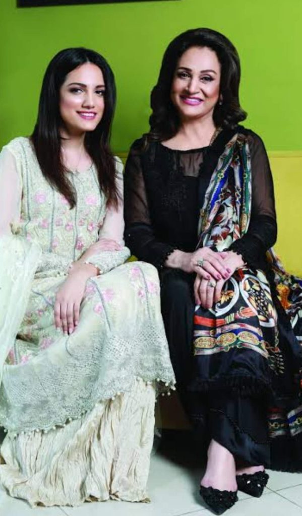 Bushra Ansari With Daughter